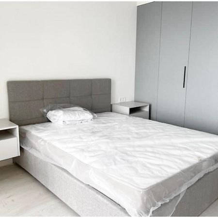 Most City Area 2-Bedroom Lux, Ekaterinoslav Square Dnipro Eksteriør bilde